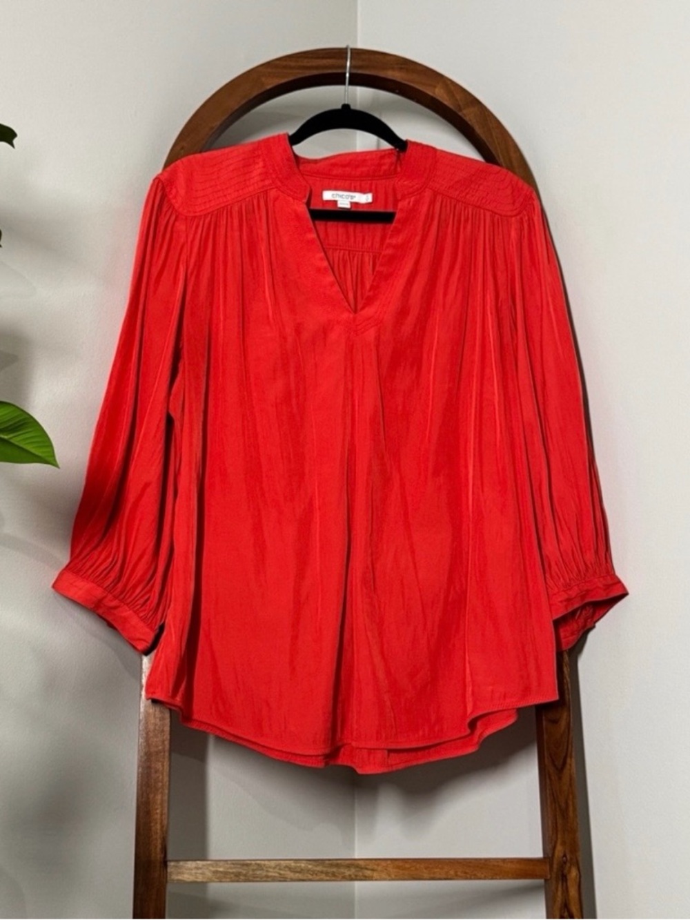 Chico's 16 Shirred Blouse 3/4 Sleeve V-Neck in Red